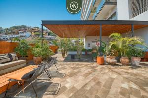 Oceanview Condo with Amazing Rooftop Pool - Gym