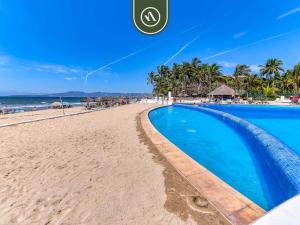 Oceanfron 4 BR Condo - Beach - Wyndham Pool