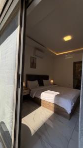 2bedroom 90m with balcony cintral near services 108
