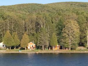 200 rang du Lac Lejeune - Chalet au bord du Lac