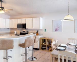 3 bedrooms pool home Pinewood Estates