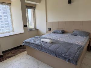 Cozy Casa-2BHK Luxury Apartment-Near Noida Sec 62