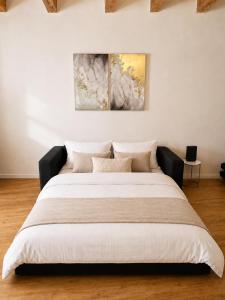 Elegant flat in old town, 2 mins walk to lake