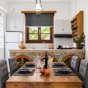 Efcharis house Skopelos