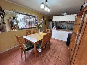 Casa con piscina en condominio a pasos de la playa