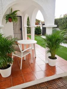Casita con porche y jardín a 30 m de la playa