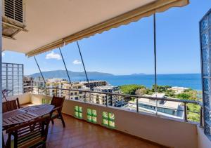 Vlorë - Sea-view double bedroom apartment with panoramic terrace by GGpremiumstays