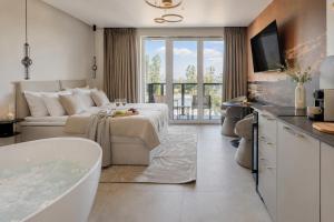 Bubble Love Suites - Jacuzzi in the Room by Lion Apartments