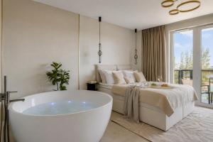 Bubble Love Suites - Jacuzzi in the Room by Lion Apartments