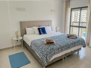 BnB Homes vibrant Ocean View terraced apartment with swimming pool 200 m to the beaches