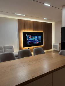 Tirana Prime 5
