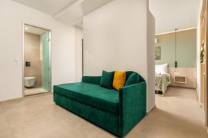Madison Boutique, Faliraki