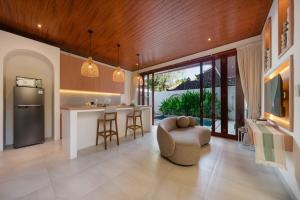 NUQ Seminyak - Spacious 3BR Pool Villa