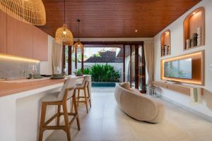 NUQ Seminyak - Spacious 3BR Pool Villa