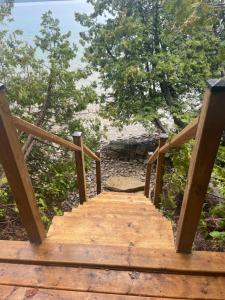 Porchlights & Pines Private Waterfront Access