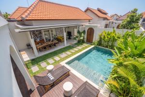 Alisa Villa - Secluded Stay in Umalas with Huge Pool & Sun Deck