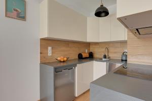Nadmorski Dwór z tarasem by Grand Apartments