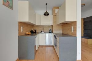 Nadmorski Dwór z tarasem by Grand Apartments