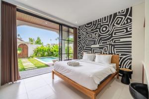 Alisa Villa - Secluded Stay in Umalas with Huge Pool & Sun Deck