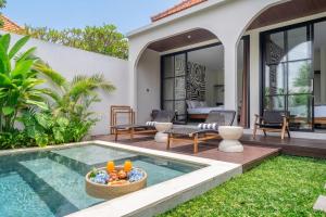 Alisa Villa - Secluded Stay in Umalas with Huge Pool & Sun Deck