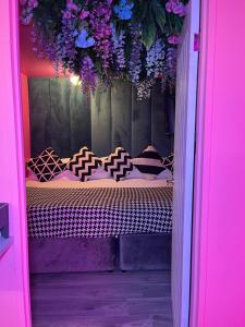 Manchesters ONLY themed slumber party suite for 8 with makeup room
