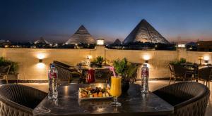 Kings Gate Pyramids Horizon