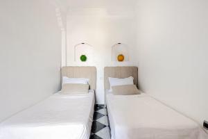 City Center Apt With a Stunning Beach View & WiFi