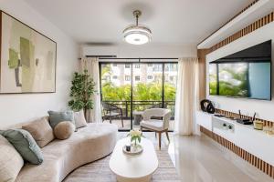 Modern 2BR Pool, Cabanas, and Downtown Punta Cana