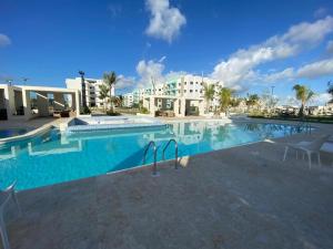 Modern 2BR Pool, Cabanas, and Downtown Punta Cana