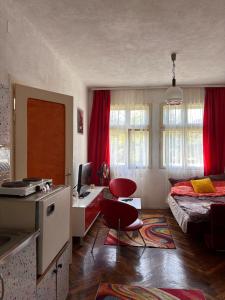Frida Makalo Studio