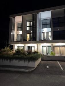 Enzo Seaside Maisonette & Pool