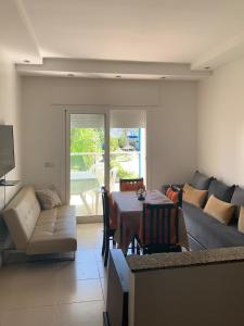 Apartment with pool