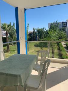 Apartment with pool