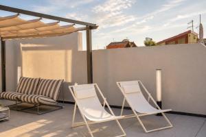 Stunning Rooftop Apartment with Castle View Bosa