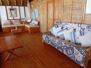 Relaxing Oceanfront in Punta Veleros by Wynwood