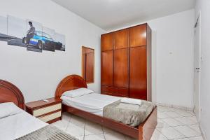 2 min do Shopping Atlântico, econômico com conforto para 05 pessoas