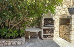 2 Bedroom Stunning Apartment In Novi Vinodolski