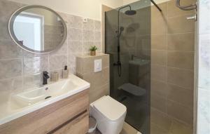 Cozy Apartment In Tucepi With Wifi