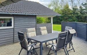 Lovely Home In Hemmet With Kitchen