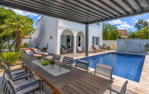 Gorgeous Home In Vrsi Mulo With Sauna
