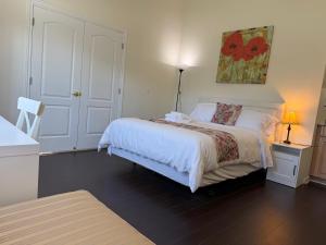 As You Wish Suites & Rooms Near YVR with Parking