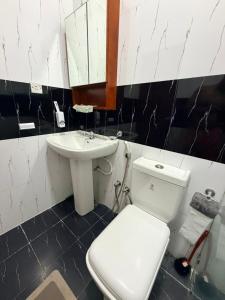 Ocean & Mountain View 2BR Apartment Dehiwala