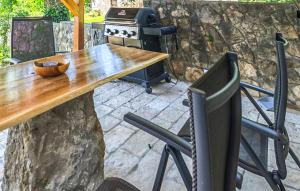 3 Bedroom Amazing Home In Crikvenica