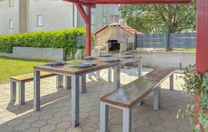 2 Bedroom Beautiful Apartment In Cizici