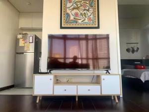 Bright Corner Suite Near Shangri-La & Megamall
