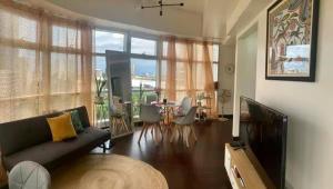 Bright Corner Suite Near Shangri-La & Megamall