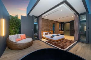Villa Cocon 18 - Luxury Courtyard Pool Villa near Airport