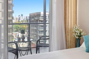 Luxury 1BR Plus Office in Downtown Toronto - Steps to St Lawrence Market, Distillery District - GYM