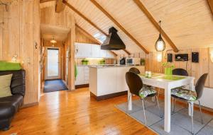 2 Bedroom Awesome Home In Oksbøl
