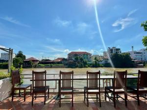 Ayothaya Riverside Hotel